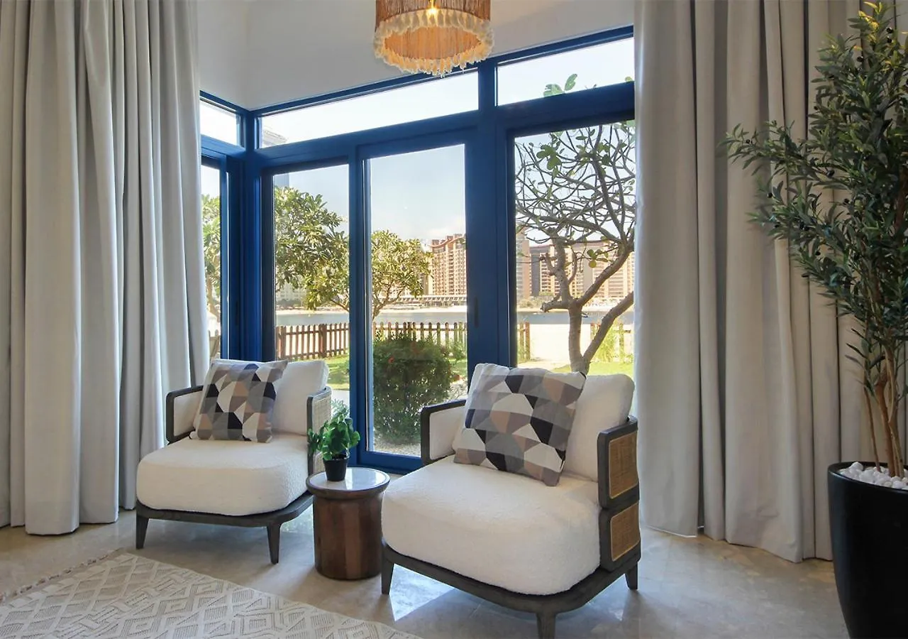 Breathtaking Villa With Roof Garden And Beach Access Dubai