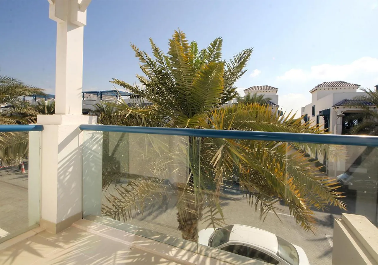 Breathtaking Villa With Roof Garden And Beach Access Dubai