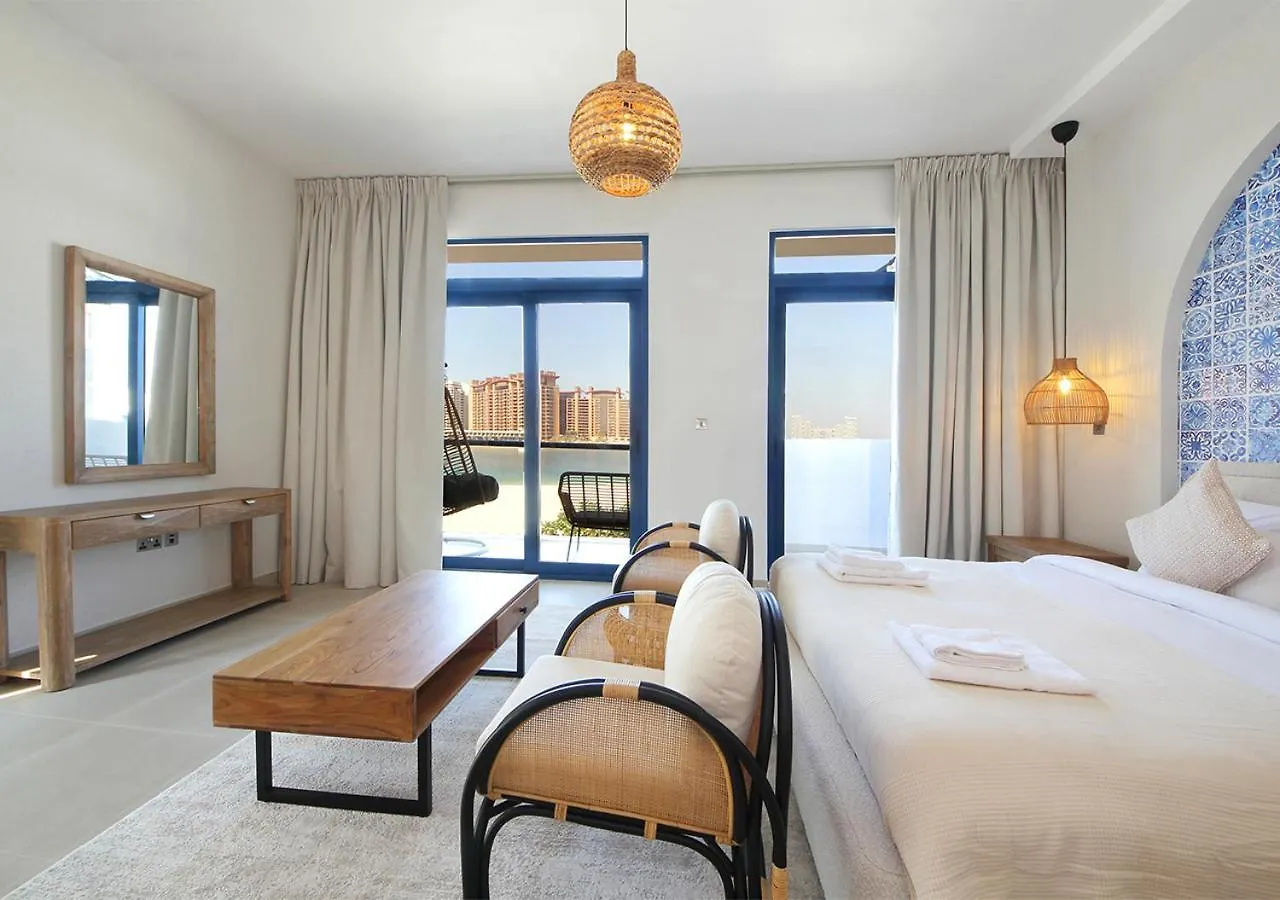 Breathtaking Villa With Roof Garden And Beach Access Dubai
