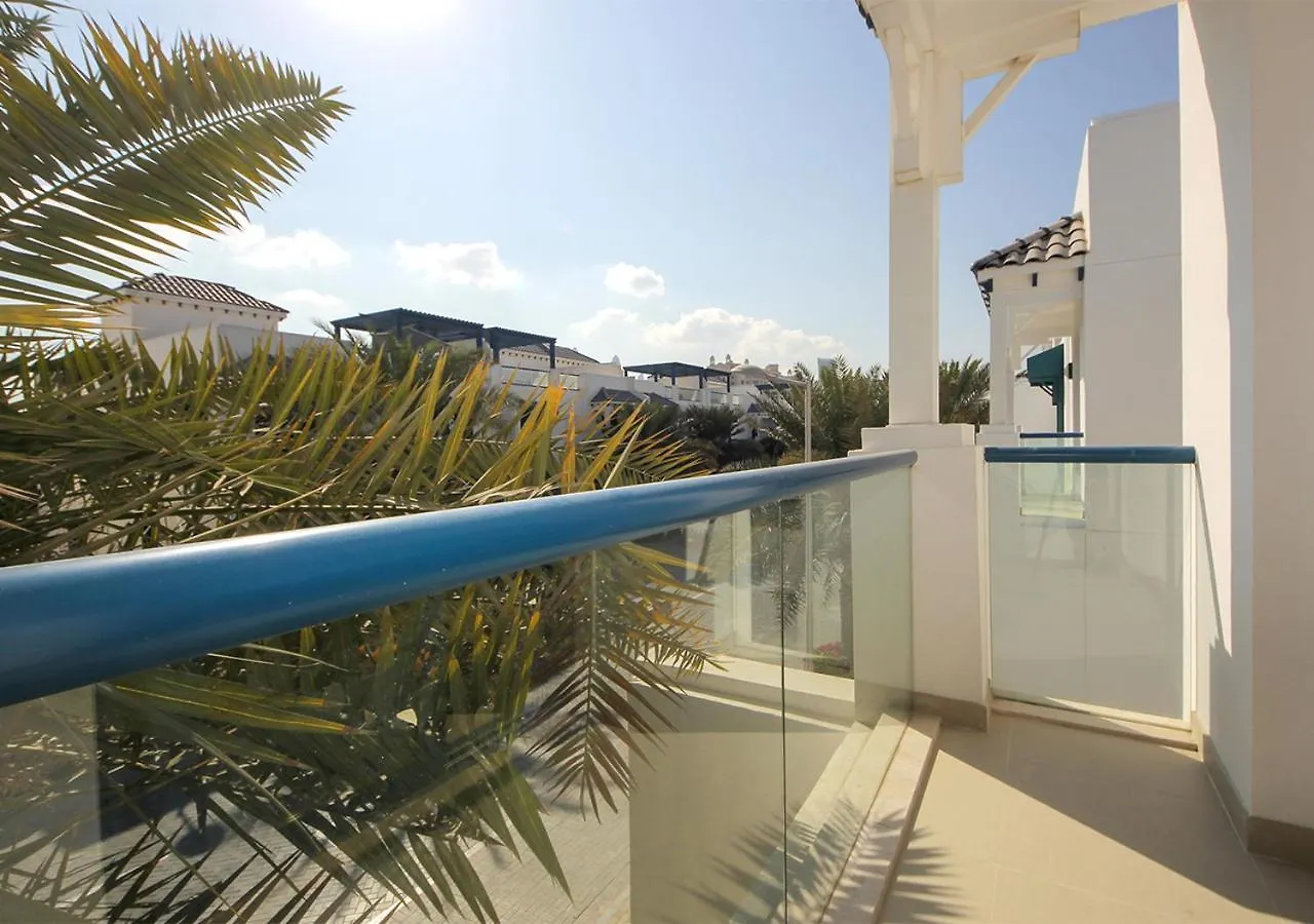 Breathtaking Villa With Roof Garden And Beach Access Dubai