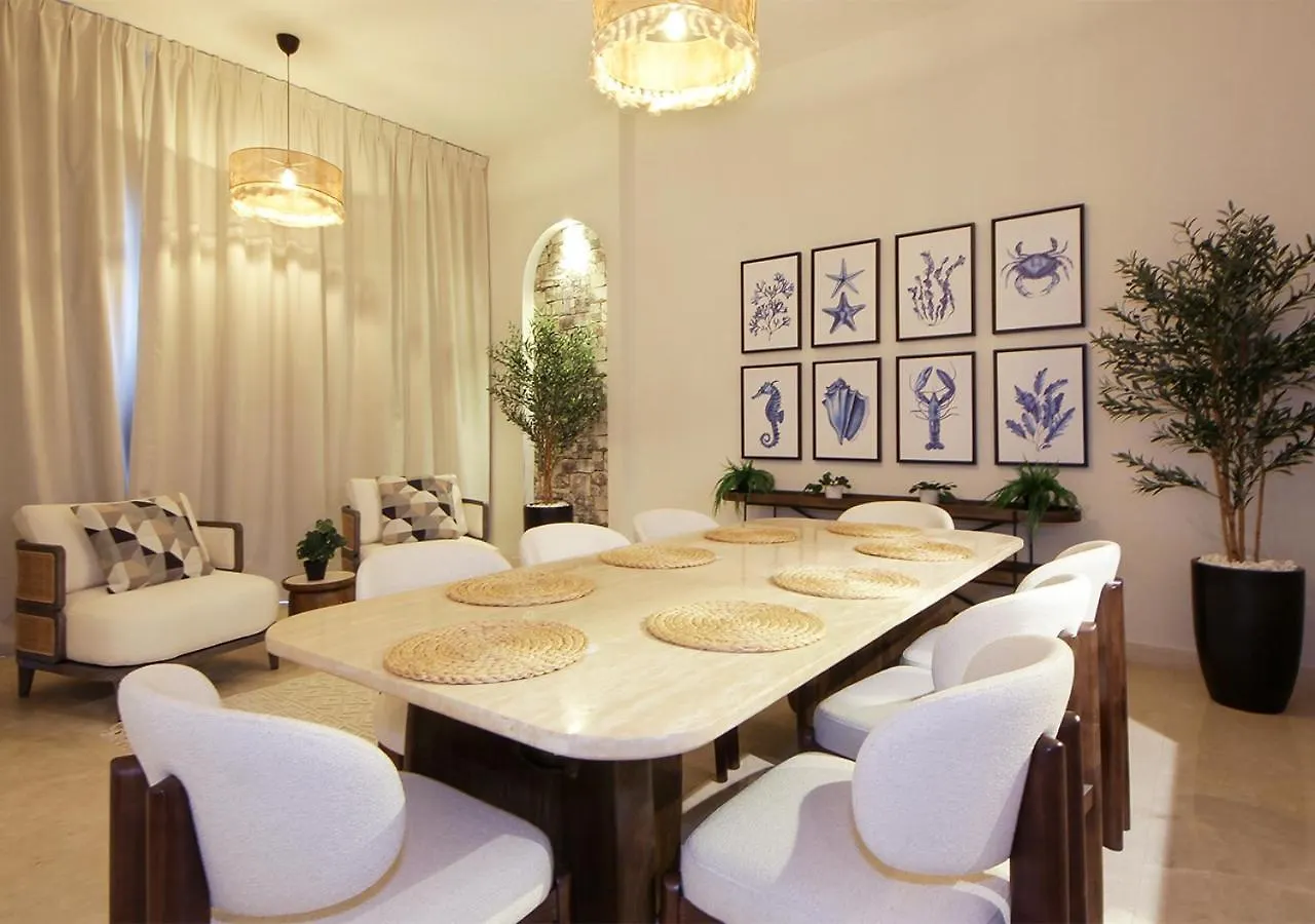 Breathtaking Villa With Roof Garden And Beach Access Dubai 0*,  United Arab Emirates