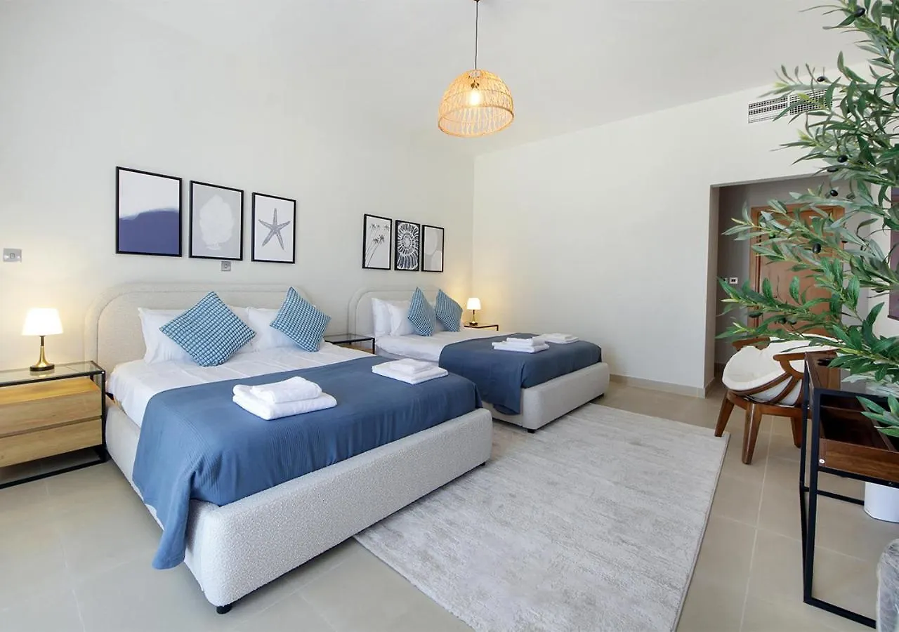 Breathtaking Villa With Roof Garden And Beach Access Dubai 0*,