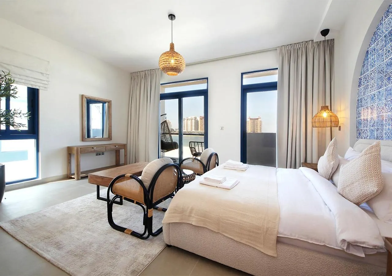 Breathtaking Villa With Roof Garden And Beach Access Dubai