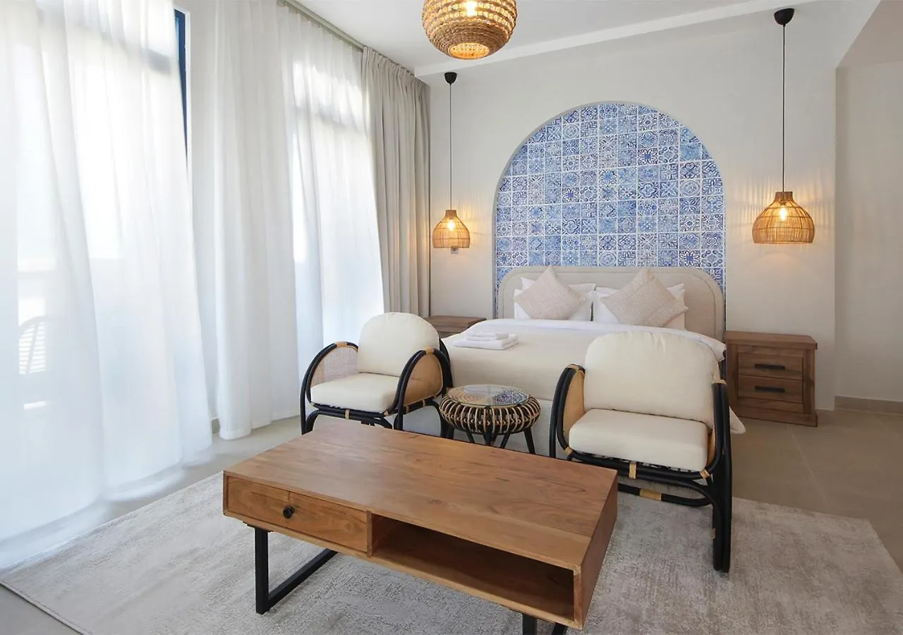 Breathtaking Villa With Roof Garden And Beach Access Dubai