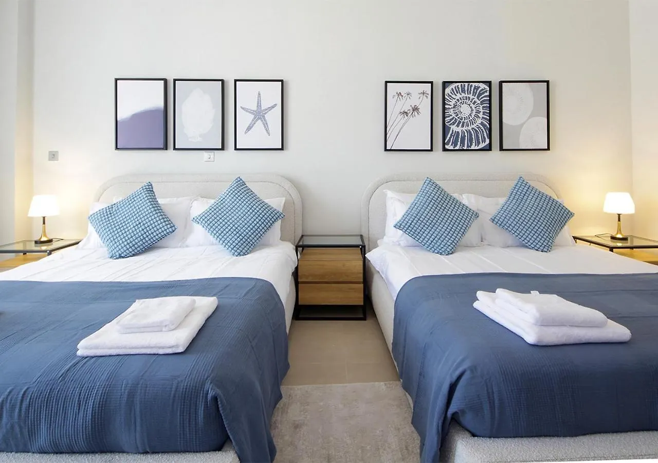 Breathtaking Villa With Roof Garden And Beach Access Dubai 0*,